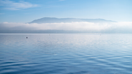 Les Brumes du Lac au Petit Matin