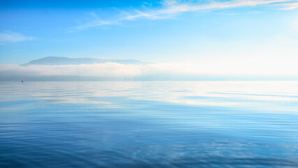 Les Brumes du Lac au Petit Matin
