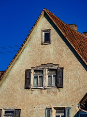 Schäden an einer Altbaufassade