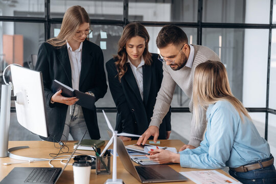 Active discussion. Business people are working in the office