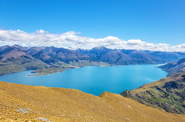 Obraz premium Lake Wanaka and the mountains, Otago, South Island, New Zealand, Oceania.