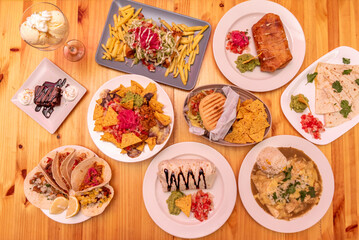 Nachos and guacamole are two of the most iconic dishes in Mexican cuisine, recognized and appreciated throughout the world.