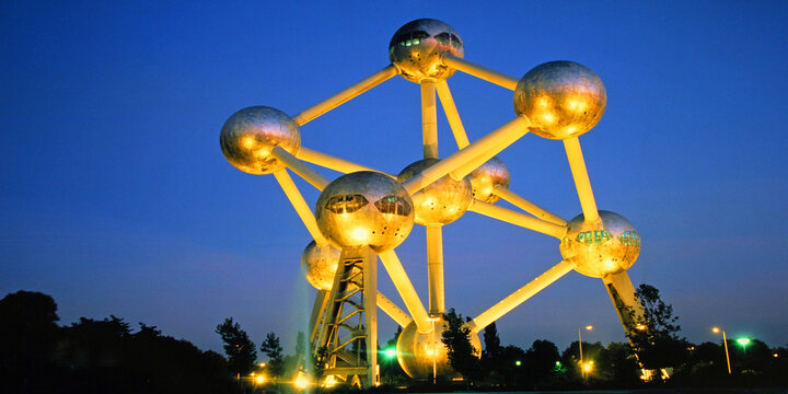 The Atomium at night , Brussels , Belgium. Originally constructed as the centrepiece of the 1958 Brussel's World's Fair 