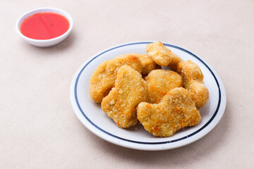 Crispy Chicken Nuggets with Spicy Dip: A Delicious Meal