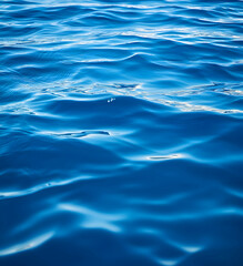 Fototapeta premium Serene Ocean Waters: A Captivating Blue