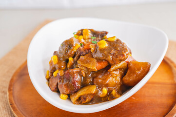 豚カシラ肉カレー