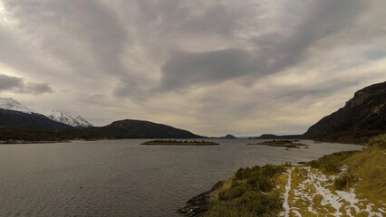 Imagen capturada en la Patagonia Argentina cerca de Ushuaia, al otro lado del Canal Beagle. Los paisajes son absolutamente increíbles.