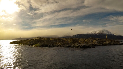 Imagen capturada en la Patagonia Argentina cerca de Ushuaia, al otro lado del Canal Beagle. Los...