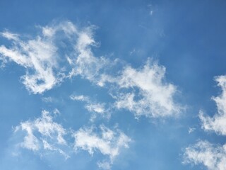 푸른 하늘과 구름