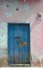 La arquitectura es casi basica,con una fuerte influencia rural,sin grandes edificios.