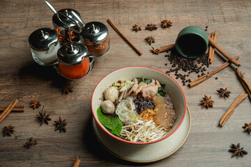 Braised pork and chicken noodles Add extra boiled eggs