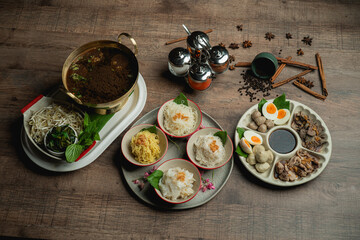 Characteristics: Noodles separated into cups. and soup pot With meat and meatballs