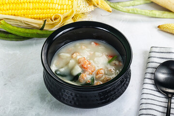Soup with prawn and noodle