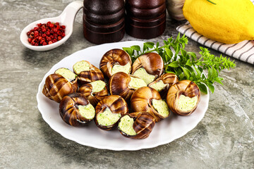 Fresnch escargort with basil butter
