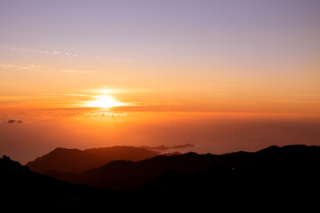 Obraz premium Morning landscape in orange tones over the ocean, Madeira