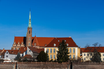Obraz premium Panorama of Wroclaw, churches on the island of Tumski, Poland