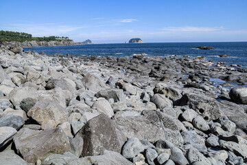 암석과 바다가 어우러진 해안가 풍경 제주 서귀포시 호근동 돔베낭골