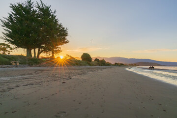 Beach at sunset in Abel Tasman NP (Pohara)