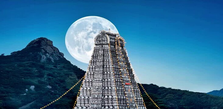 Annamalaiyar Temple in Thiruvannamalai is dedicated to Lord Shiva. The top of eastern gopuram with big moon on the back of the temple