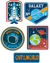 estampas variadas del espacio exterior con planetas, naves y astronautas © dan