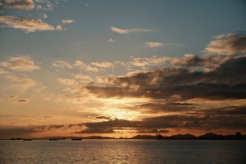 海と夕陽