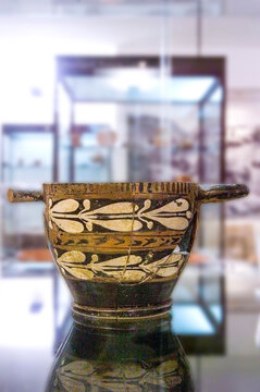 A skyphos is a two-handled deep wine-cup,  ITA, Italy, Sardinia, roman archaeological find, Nora, Pula. Cagliari. Sardegna. Italia