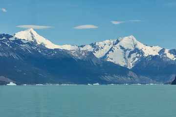 Naklejka premium glaciar and mountain