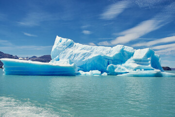 glaciar and mountain