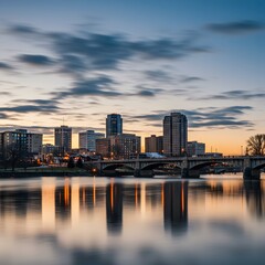 Fototapeta premium Grand Rapids Skyline at Dusk: A Serene Michigan Sunset