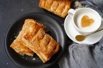 Apple Strudel - Flaky pastry with apple filling
