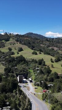 video a&eacute;reo realizado en el sector de Sajonia, Rionegro, Colombia; cerca al aeropuerto Jos&eacute; Mar&iacute;a Cordova y al t&uacute;nel de Oriente que comunica a Medell&iacute;n con el terminal a&eacute;reo.	