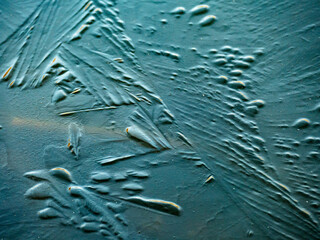 Zugefrorene Wasseroberfläche