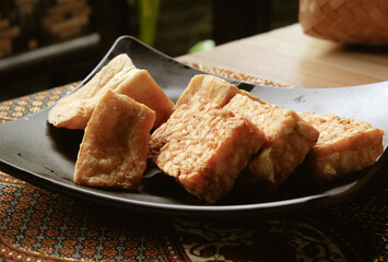 Fried tofu and tempeh 