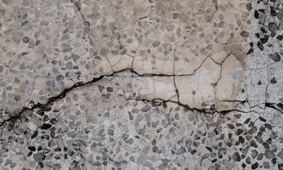 亀裂の入ったコンクリートの壁