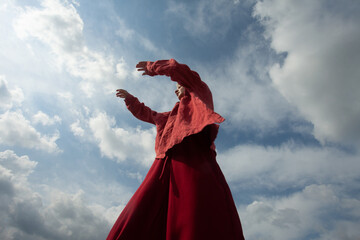 Dancing in the cloudy sky 