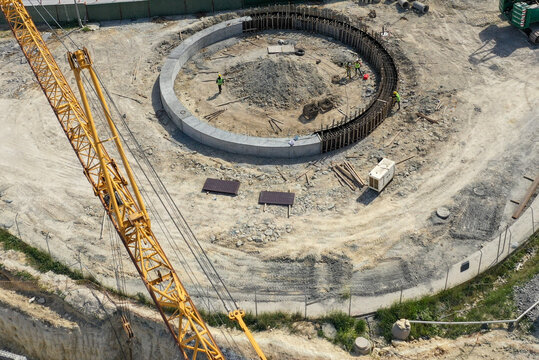 concrete beam for circular pool