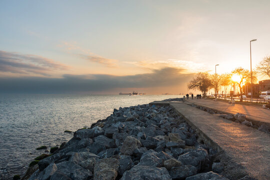 Golden Reflections of Istanbul&rsquo;s Coastline
