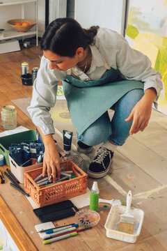 artist looking for colours.