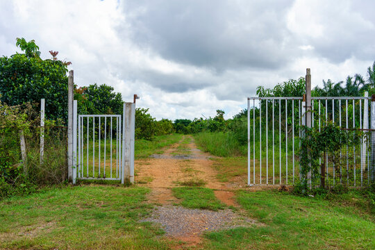 Gravel passage
