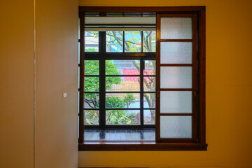 Fototapeta premium A collection of various exterior windows on buildings, showcasing diverse architectural styles and materials.