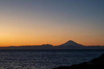城ヶ島から眺める夕方の富士山