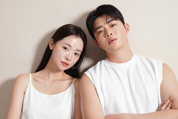 若い男女のスキンケアイメージ