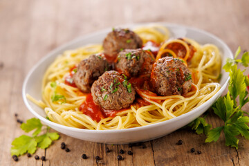 spaghetti with tomato sauce and meatballs