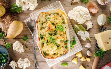 cauliflower gratin with cream and cheese