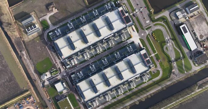 Cata center facility, big tech, american large multinational IT infrastrucutre, cloud, AI, computer science, Algorithms, Cryptography, digital infromation hardware infrastructure, security, server