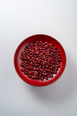 漆塗りのお椀に小豆