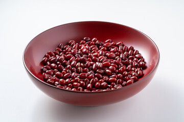 漆塗りのお椀に小豆