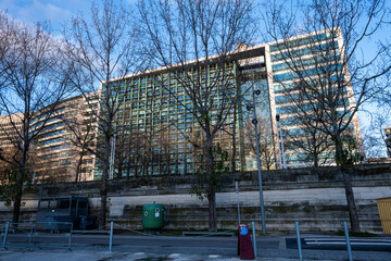 Naklejka premium Les quais de la Rapée en bord de Seine à Paris en France