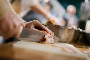Obraz premium Atmospheric cooking in a professional kitchen by a chef