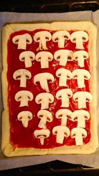 Homemade pizza preparation timelapse